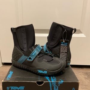 TEVA Cherry Bomb 2 unisex water shoes size men 9 women 11.5  / eu 42 new in box